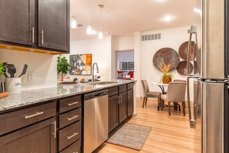 Luxia Grand Prairie in Grand Prairie, TX - Foto de edificio - Interior Photo