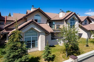 1997 Sirocco Dr SW in Calgary, AB - Building Photo