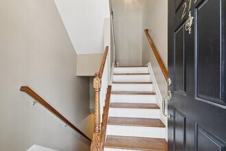 273 Roslyn Ct in West New York, NJ - Building Photo - Building Photo