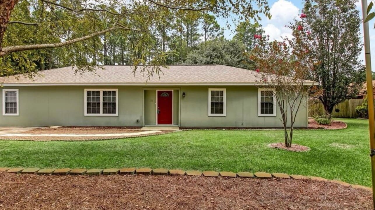 102 Palmetto St in St. Marys, GA - Building Photo