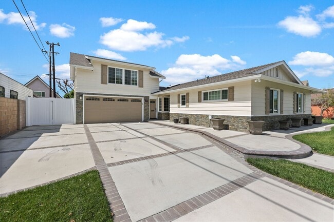17637 Locust St in Fountain Valley, CA - Building Photo - Building Photo
