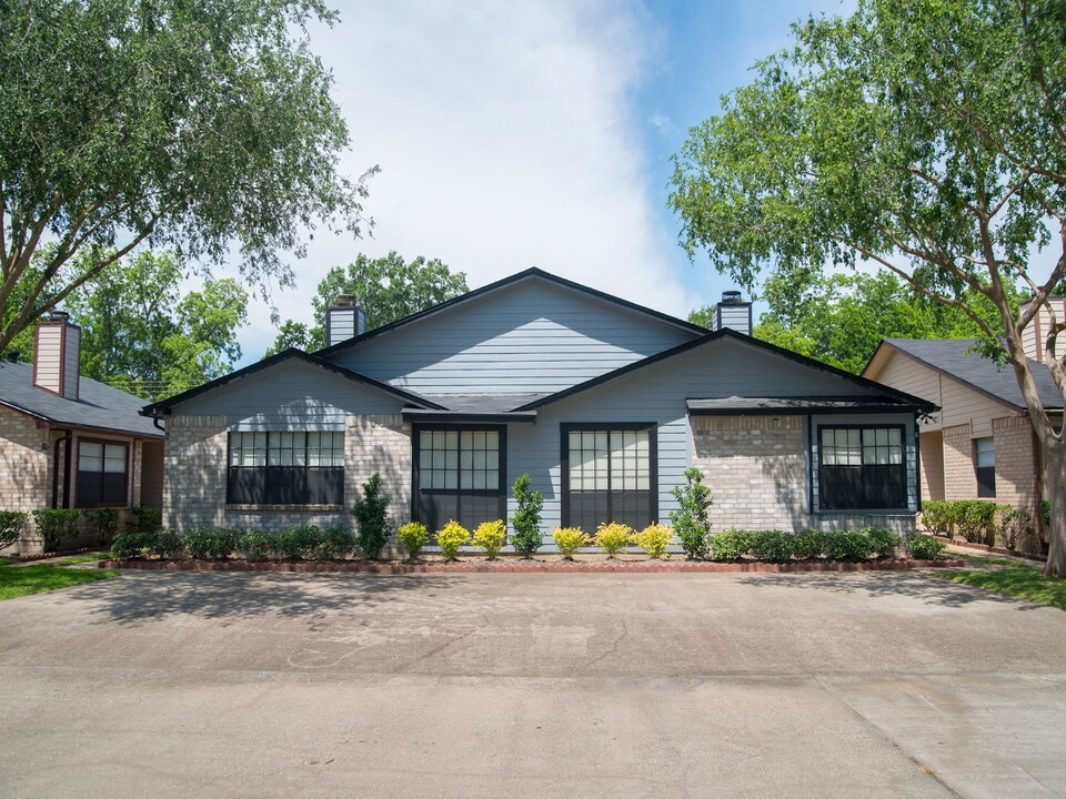 Ashford Pecan Grove in Baytown, TX - Foto de edificio