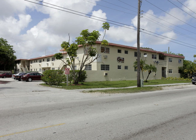 Garden Lane Apartments in North Miami, FL - Building Photo - Building Photo