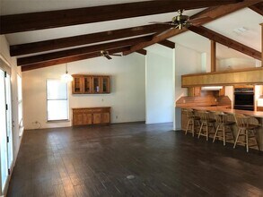 6514 Wolfcreek Pass in Austin, TX - Building Photo - Building Photo