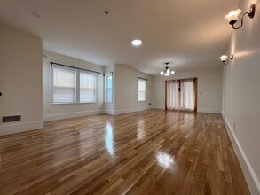 128 Buttonwood St, Unit 2 in Boston, MA - Building Photo - Building Photo