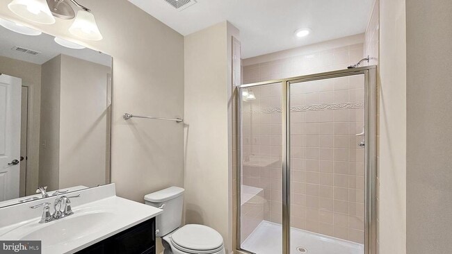 43369 Southland St in Ashburn, VA - Building Photo - Building Photo
