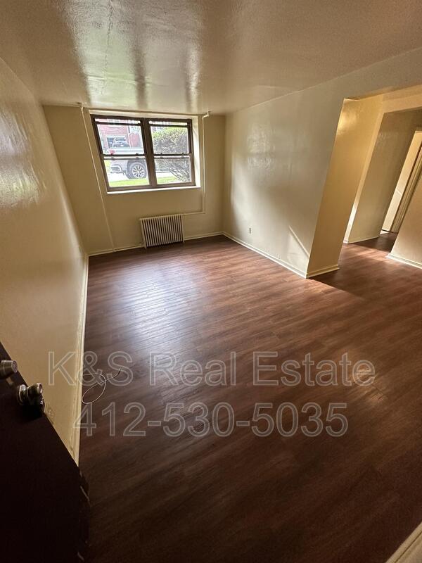 121 Mt Lebanon Blvd in Mt. Lebanon, PA - Building Photo - Building Photo