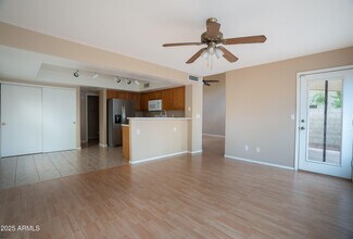 1356 E Helena Dr in Phoenix, AZ - Building Photo - Building Photo
