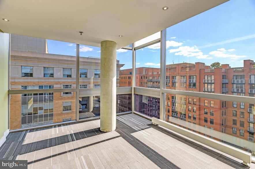 675 E St NW, Unit 340 in Washington, DC - Building Photo