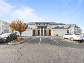 6305 Chapel Hill Blvd in Pasco, WA - Building Photo - Building Photo