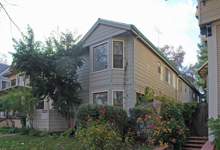 2518 Capitol Ave in Sacramento, CA - Building Photo - Building Photo