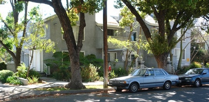Oakland Gardens Apartments in Pasadena, CA - Building Photo - Building Photo