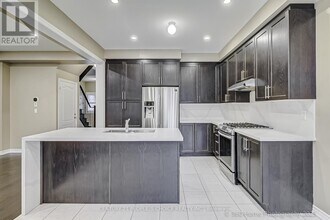 1247 Graham Clapp Ave in Oshawa, ON - Building Photo - Building Photo