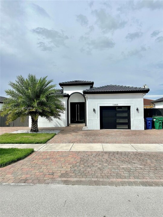 13465 SW 277th Ln in Naranja, FL - Building Photo