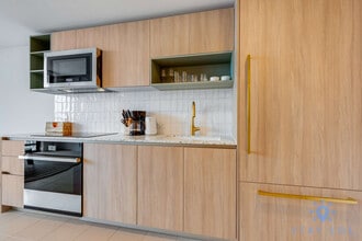 601 NE 1st Ave in Miami, FL - Foto de edificio - Building Photo