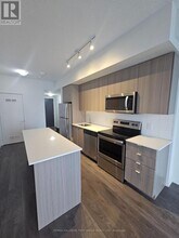 3237 Bayview Ave in Toronto, ON - Building Photo - Building Photo