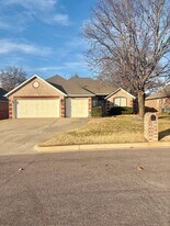 8913 E 100th Dr in Tulsa, OK - Building Photo