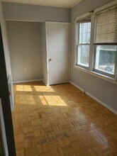 656 6th Ave in New Hyde Park, NY - Building Photo - Building Photo