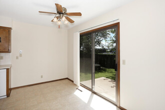 2013 S White Oak Dr in Wichita, KS - Building Photo - Interior Photo