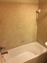 3105 Naylor Rd SE, Unit Apt 301 in Washington, DC - Foto de edificio - Building Photo