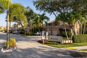 1687 Cypress Pointe Dr in Coral Springs, FL - Building Photo - Building Photo