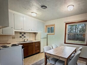 719 Hanshaw Rd, Unit 2 in Ithaca, NY - Building Photo - Building Photo