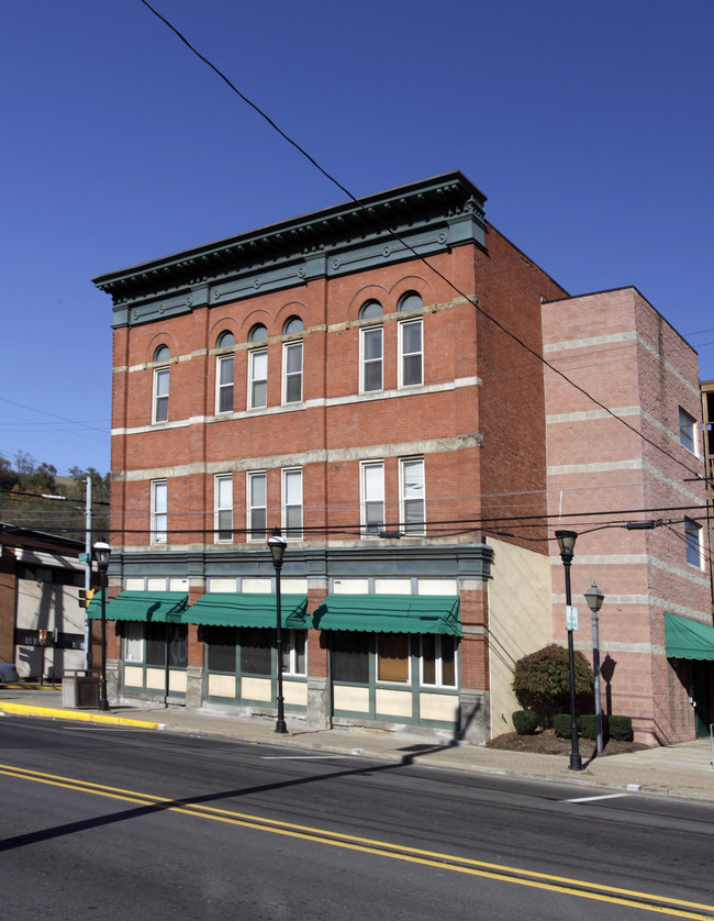 Pitcairn Apartments in Pitcairn, PA - Building Photo - Building Photo