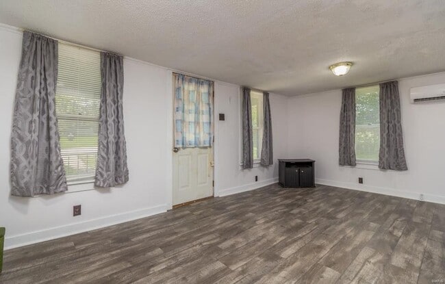 568 Catherine St in Lebanon, MO - Building Photo - Building Photo