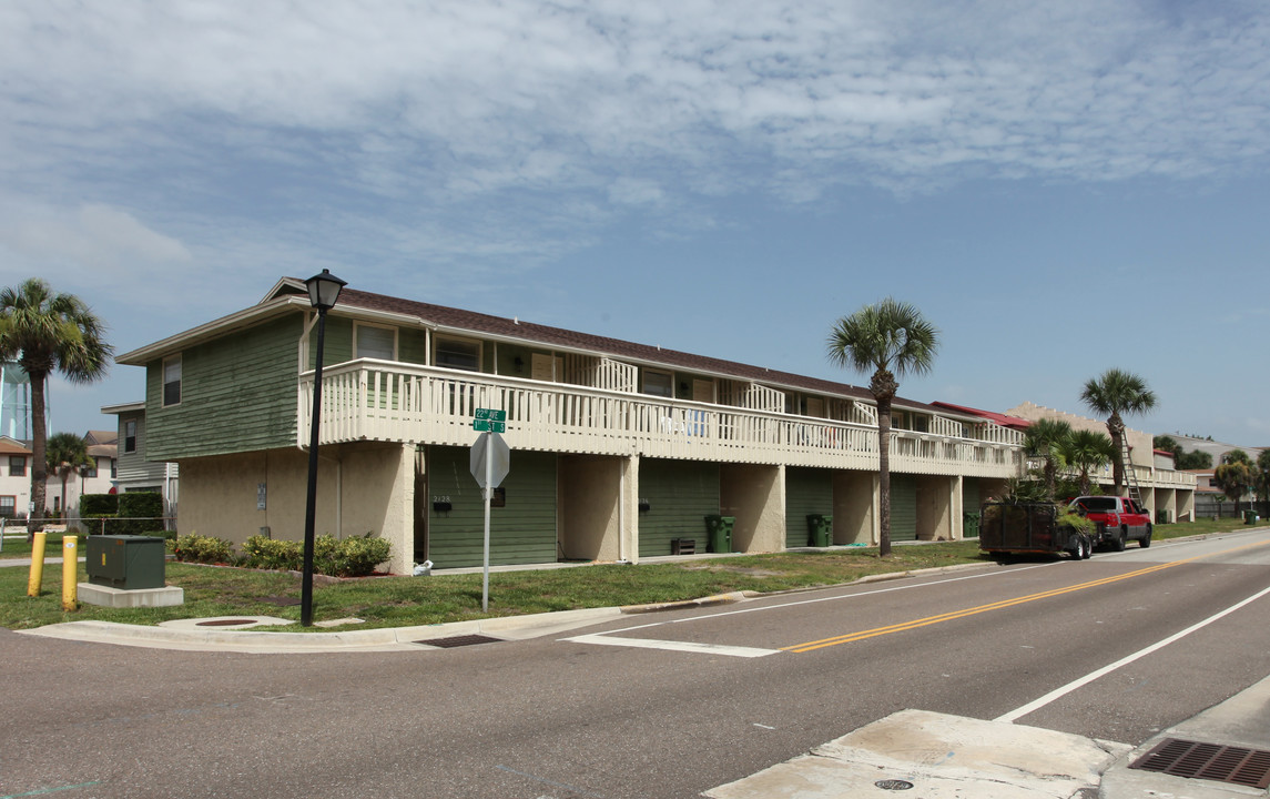 The Five@ the Beaches on 1st in Jacksonville Beach, FL - Building Photo