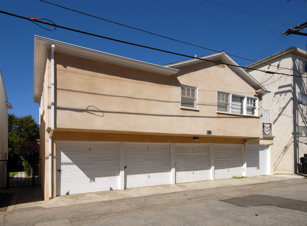 817 6th St in Santa Monica, CA - Building Photo