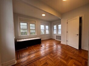 290 Fulton Ave in Jersey City, NJ - Building Photo - Building Photo