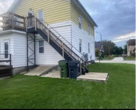 420 Manitowoc St, Unit 420b in Reedsville, WI - Foto de edificio - Building Photo