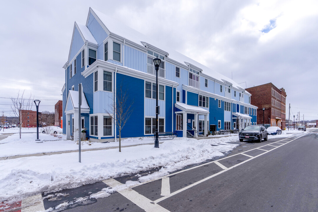 South Holyoke Homes in Holyoke, MA - Building Photo