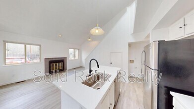 128 W Cheyenne Rd in Colorado Springs, CO - Building Photo - Building Photo