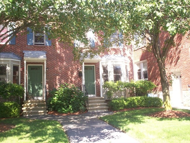 property at 33 Lenglen Rd