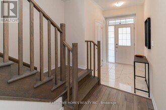 15 Rochester Dr in Barrie, ON - Building Photo - Building Photo