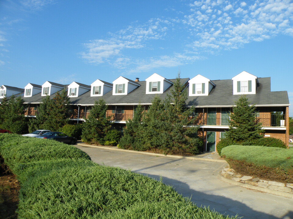 Pleasant Meadow Apartments in Cuyahoga Falls, OH - Building Photo