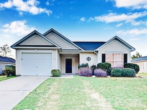 162 Cogburn Rd in Columbia, SC - Foto de edificio - Building Photo