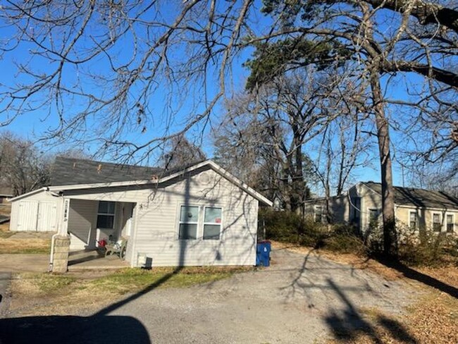 property at 4412 Jenny Lind Rd