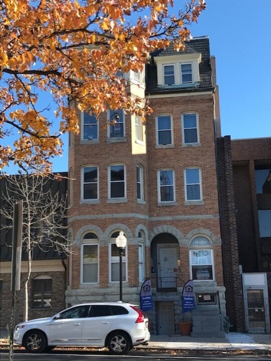 2315 N Charles St in Baltimore, MD - Building Photo