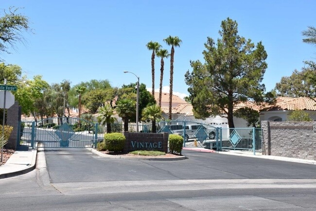 1907 Davina St in Henderson, NV - Building Photo - Building Photo
