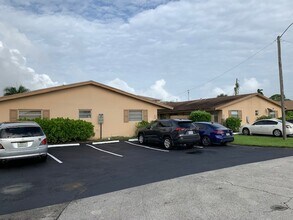 3640 - 3664 NE 1st Terr in Fort Lauderdale, FL - Building Photo - Interior Photo