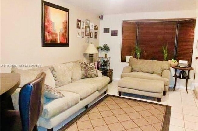 10029 SW 77th Ct in Miami, FL - Building Photo - Building Photo