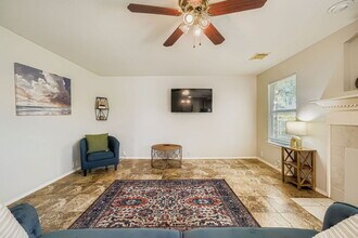 924 Melted Candle Cove in Pflugerville, TX - Building Photo - Building Photo