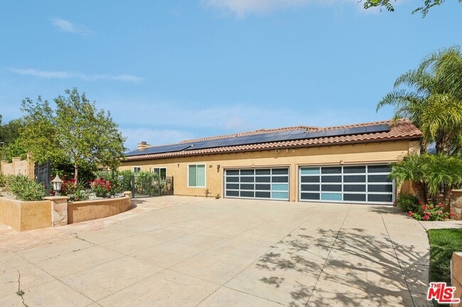 27048 Triumph Ave in Santa Clarita, CA - Building Photo - Building Photo