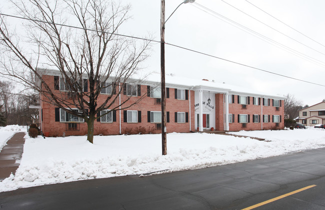 Carriage Hills Apartments in Menomonie, WI - Foto de edificio - Building Photo