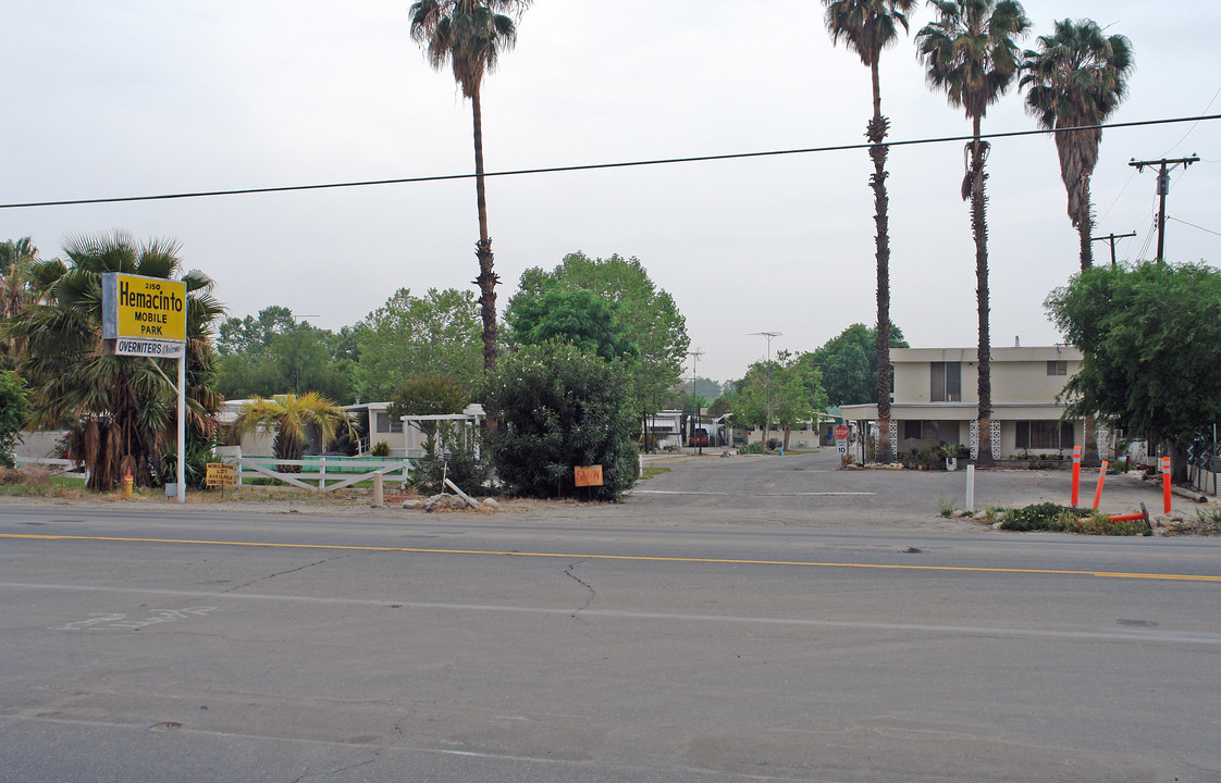 2150 S San Jacinto Ave in San Jacinto, CA - Building Photo