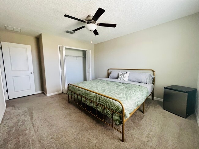 352 Argyll Dr in Spring Hill, FL - Building Photo - Building Photo