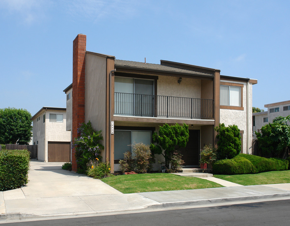 16826 Blanton St in Huntington Beach, CA - Building Photo