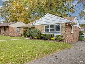 19 Melville Rd in Edison, NJ - Building Photo - Building Photo